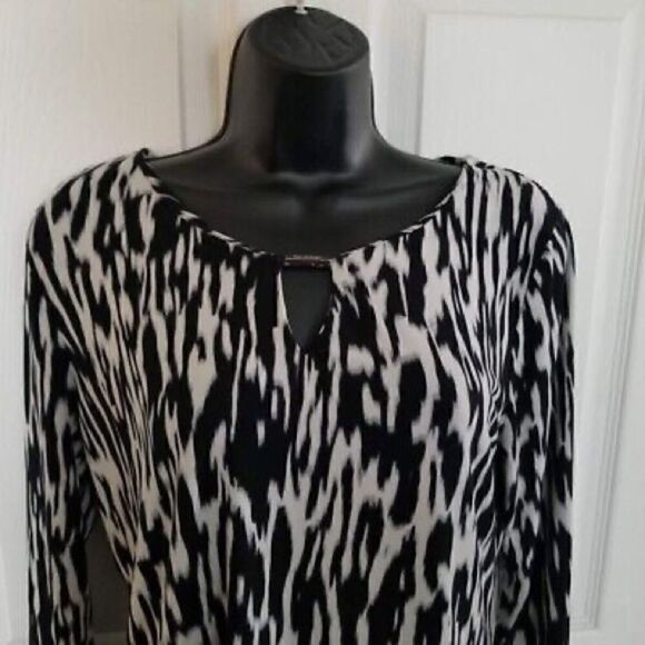 Calvin Klein Animal Zebra Print Key Hole Blouse Size 2X - Picture 3 of 7